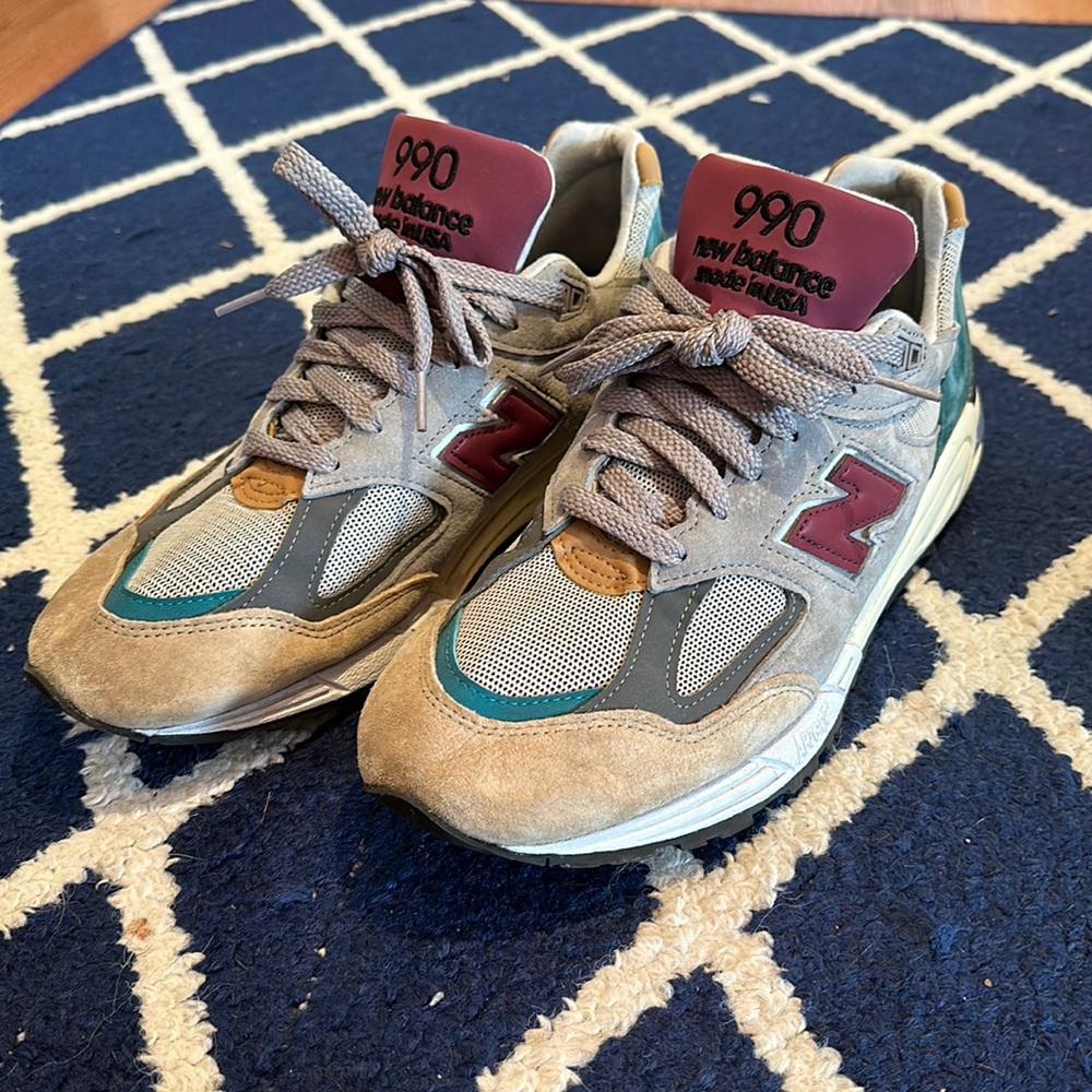 New Balance 990v2